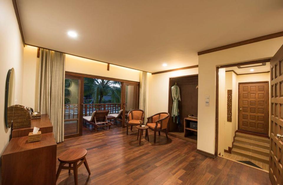Jade Marina Resort And Spa Ngapali Ngoại thất bức ảnh