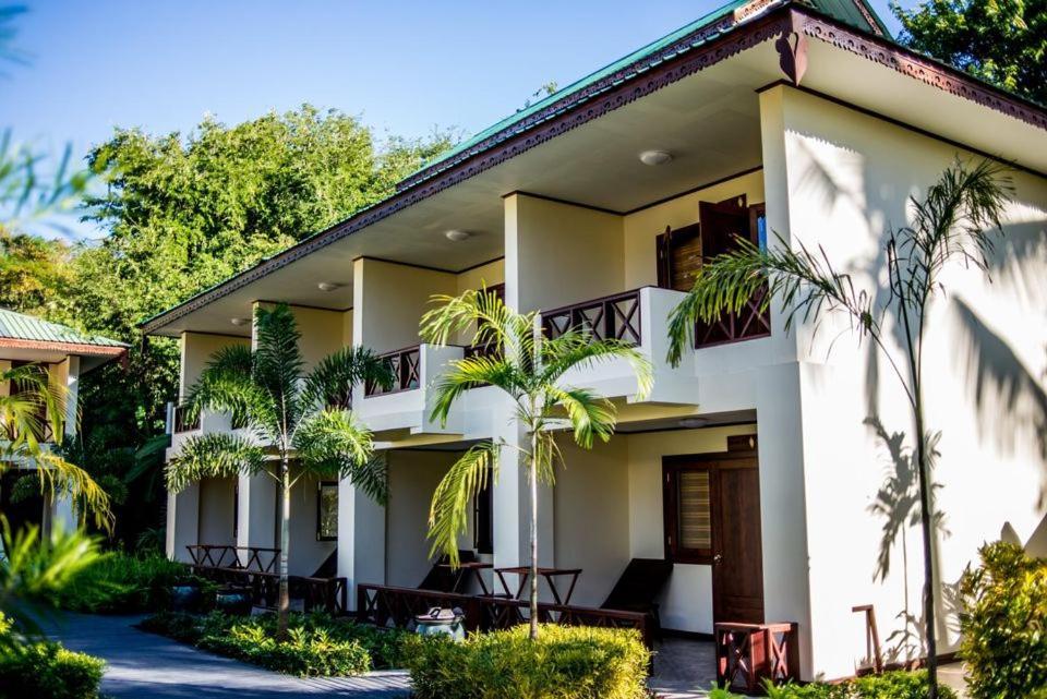 Jade Marina Resort And Spa Ngapali Ngoại thất bức ảnh