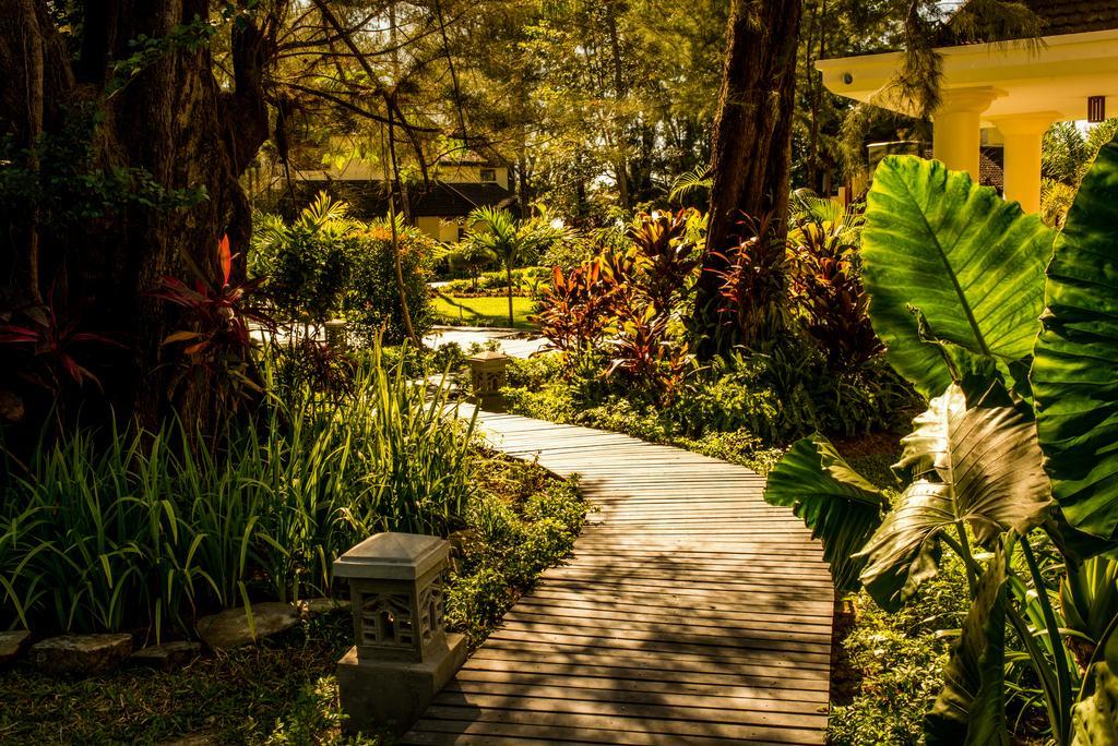 Jade Marina Resort And Spa Ngapali Ngoại thất bức ảnh
